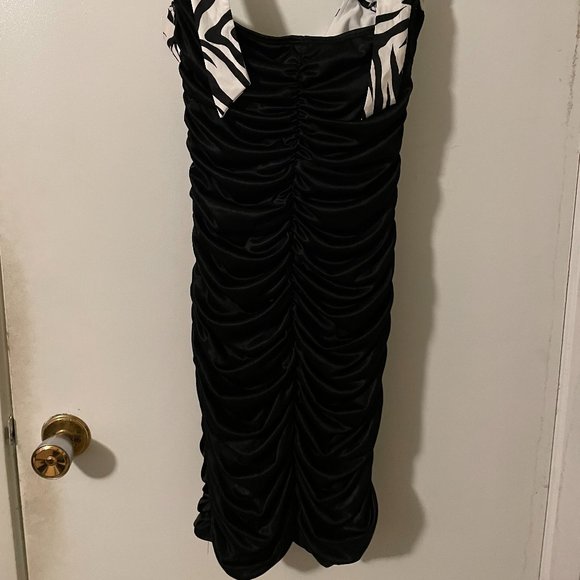 Le Chateau White and Black Party Dress Size:M - Picture 5 of 8